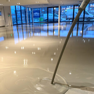 Self-leveling Mixtures
